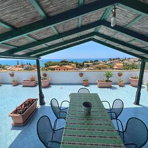 https://la-terrazza-sul-porto-empedocle.sicilyhotelsitaly.net